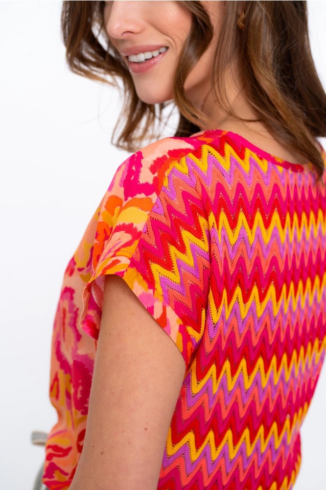 TOP MET KORTE MOUWEN EN AJOUR DETAILS 53215 20 PINK/CORAL